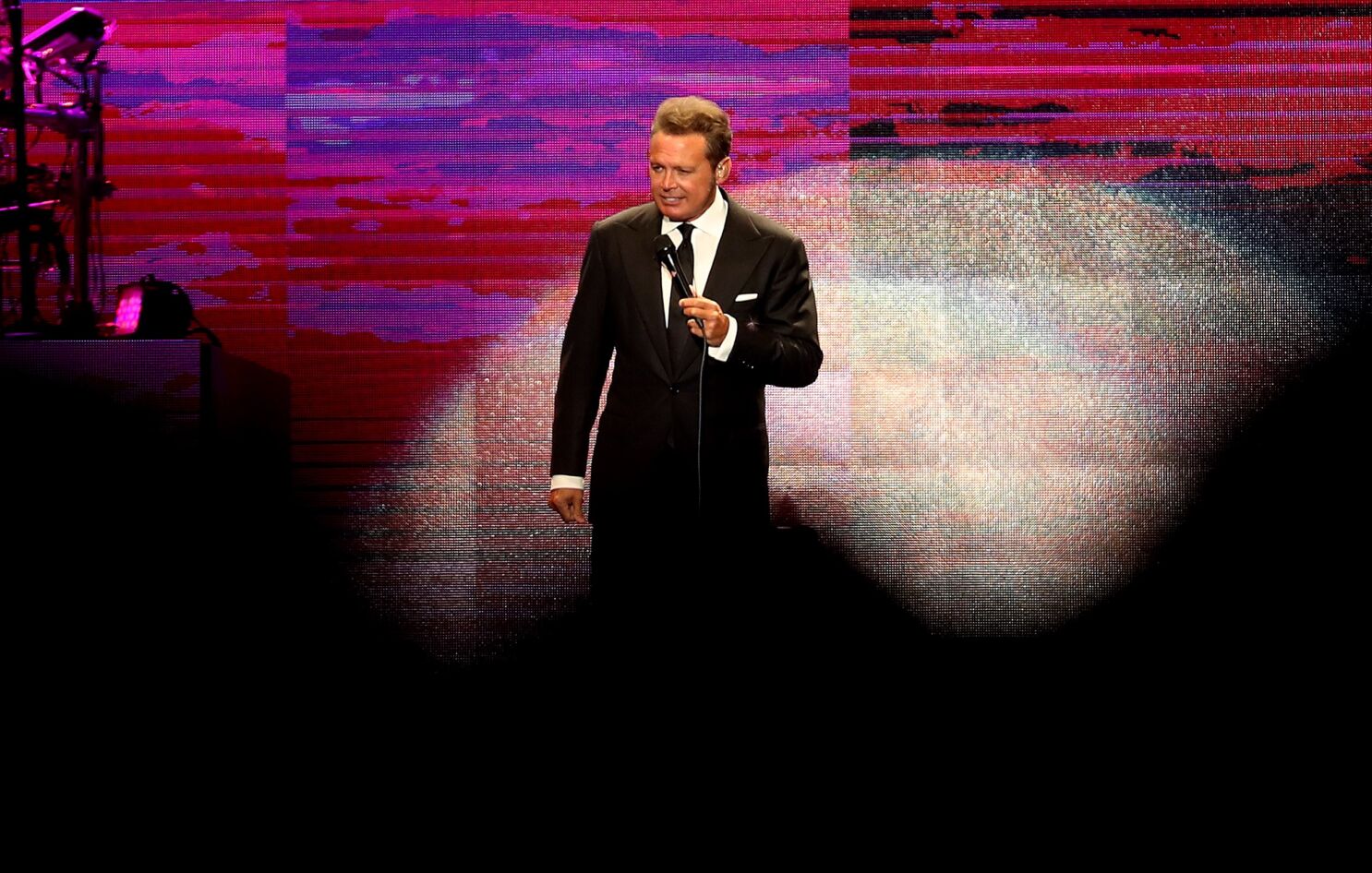 Luis Miguel extiende su gira en México