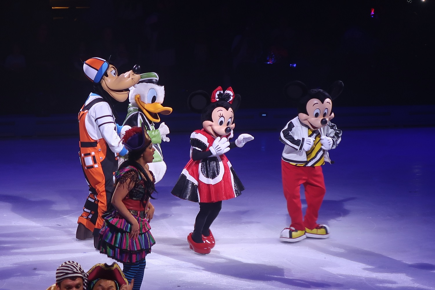 Celebridades en el estreno de Disney on Ice