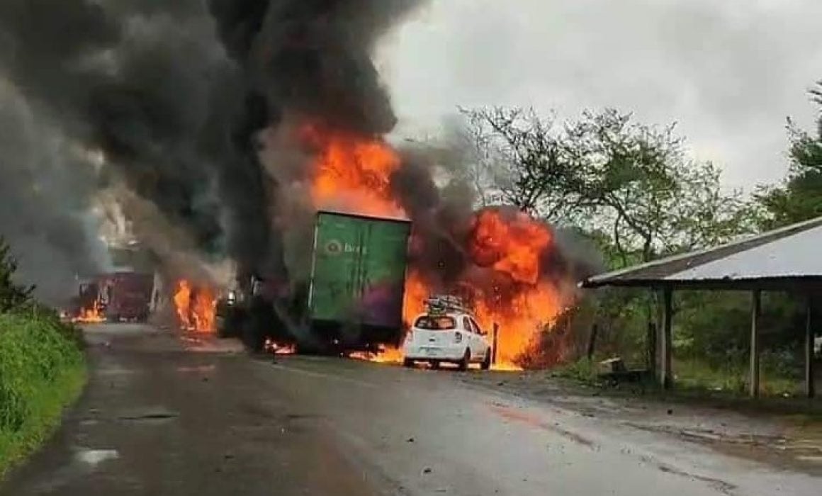 Incendian vehículos en Veracruz por homicidio