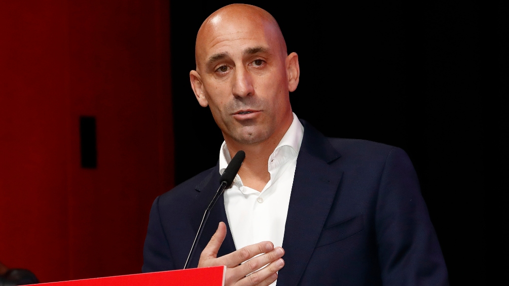 Luis Rubiales abandona la presidencia de la RFEF