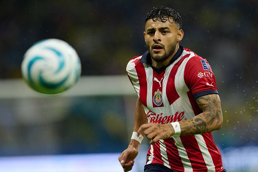 Chivas Suspende a 3 Jugadores por Indisciplina