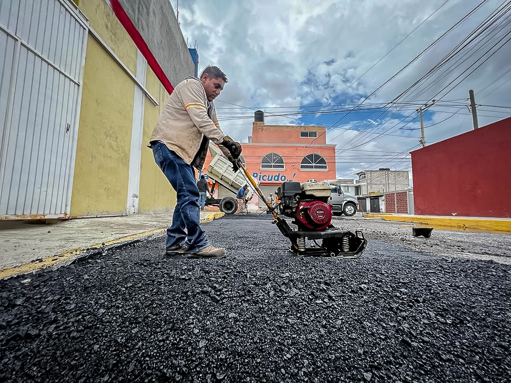 Caasim realiza acciones de bacheo tras reparaciones por fugas