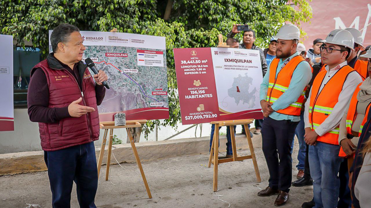 Menchaca supervisa obras y entrega apoyos en Valle del Mezquital