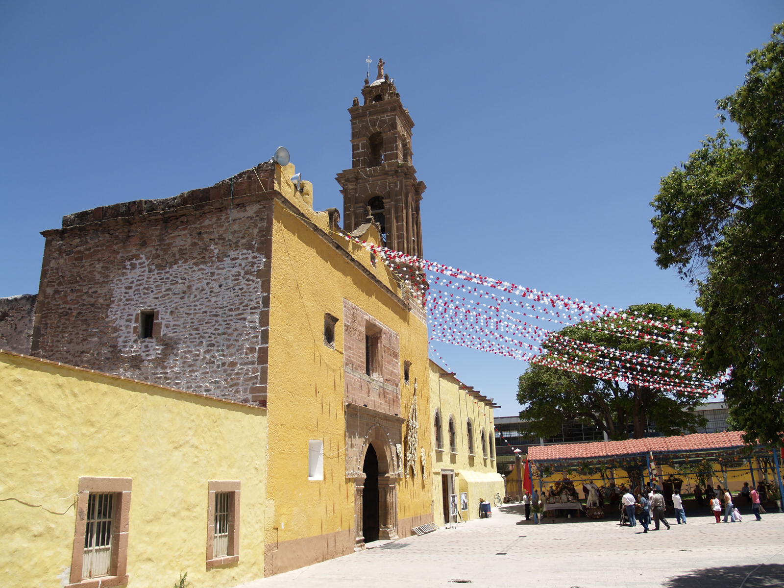 Encuentran Hombre Asesinado en Iglesia de Tecozautla