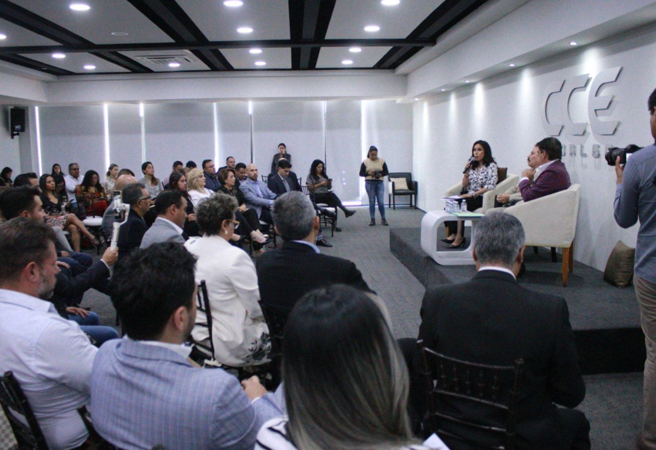 Simey Olvera se reúnen con el Consejo Coordinador Empresarial de Hidalgo