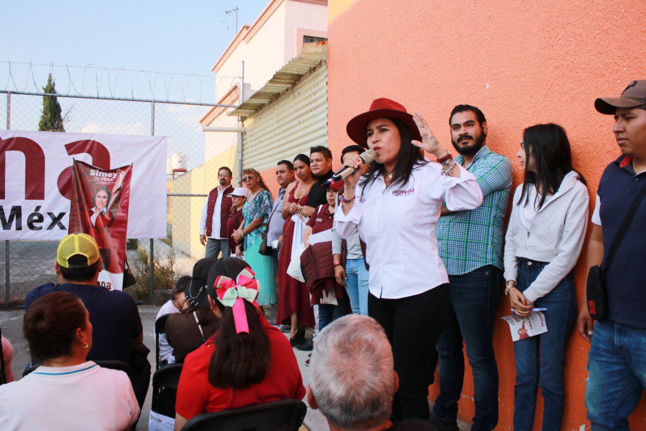 Simey Olvera se une a la toma de protesta del Sindicato de Trabajadores de la Industria del Cemento y la Cal