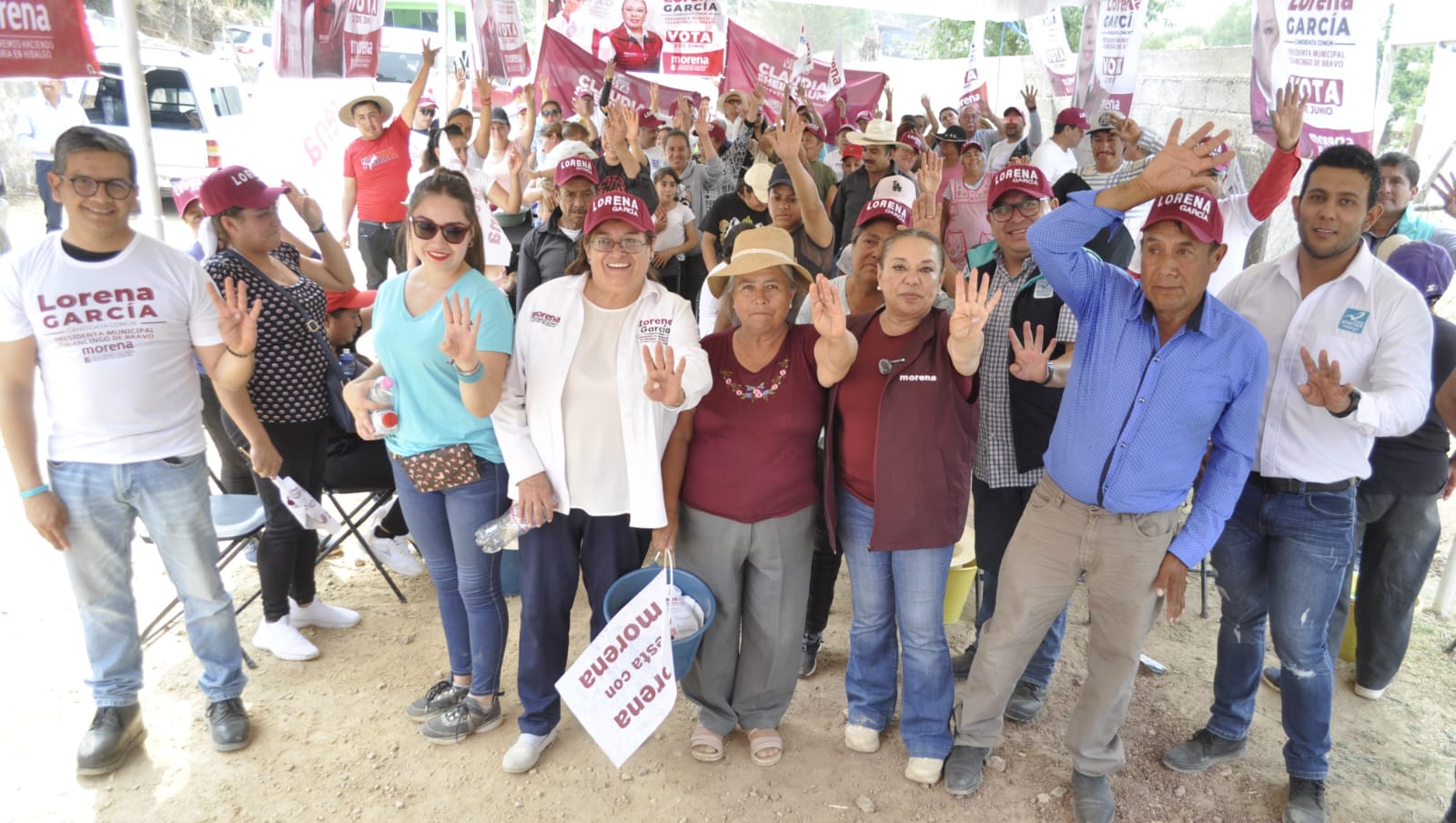 Piden vecinos a Lorena García regularizar la carretera México-Tuxpan