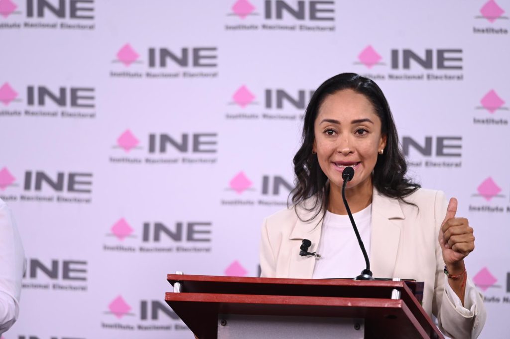 Mirna Rubio defiende la continuidad de la Cuarta Transformación en debate del INE