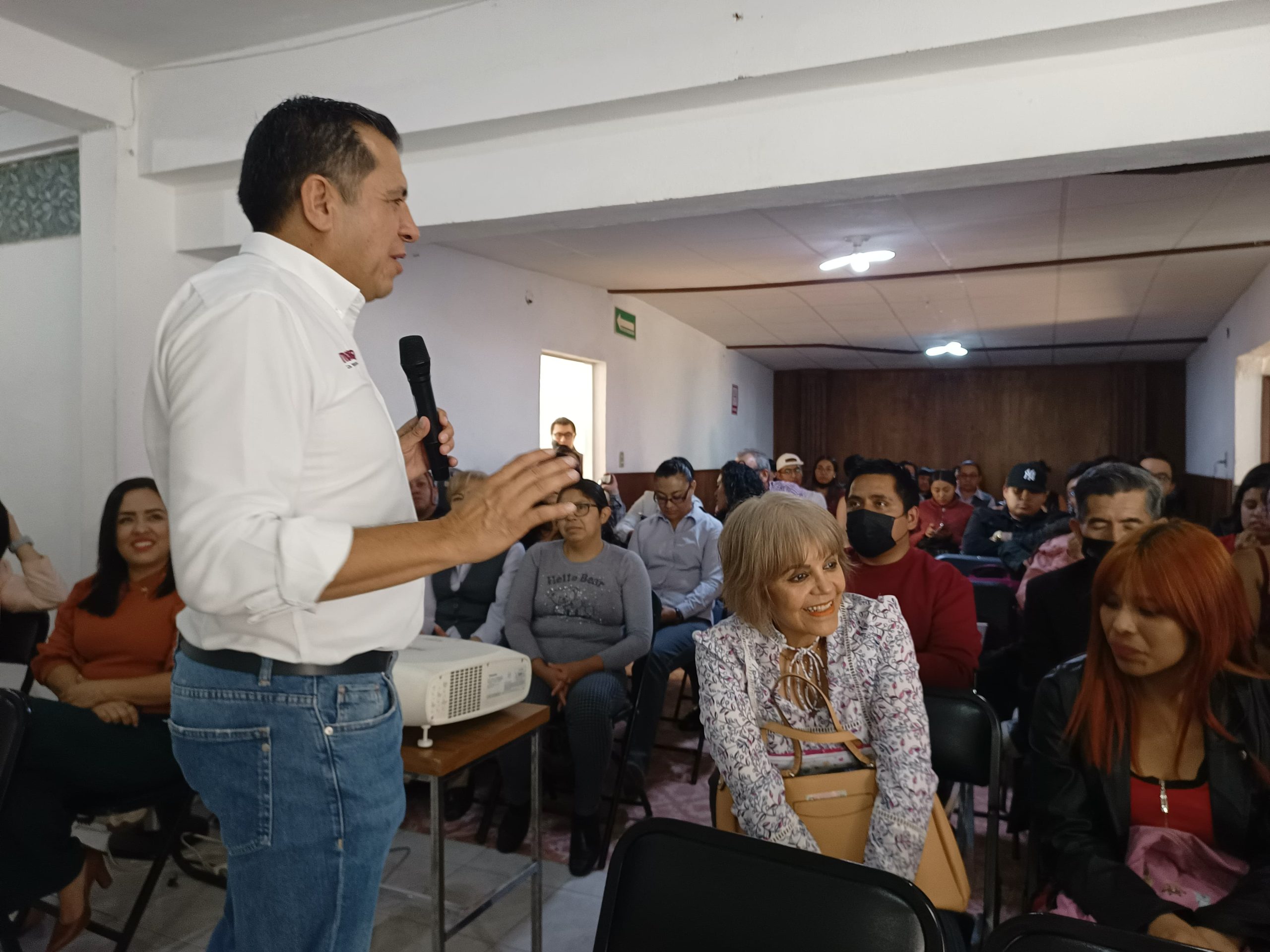 Ricardo Crespo Dialogó con estudiantes y catedráticos: Compromiso con el futuro de Hidalgo