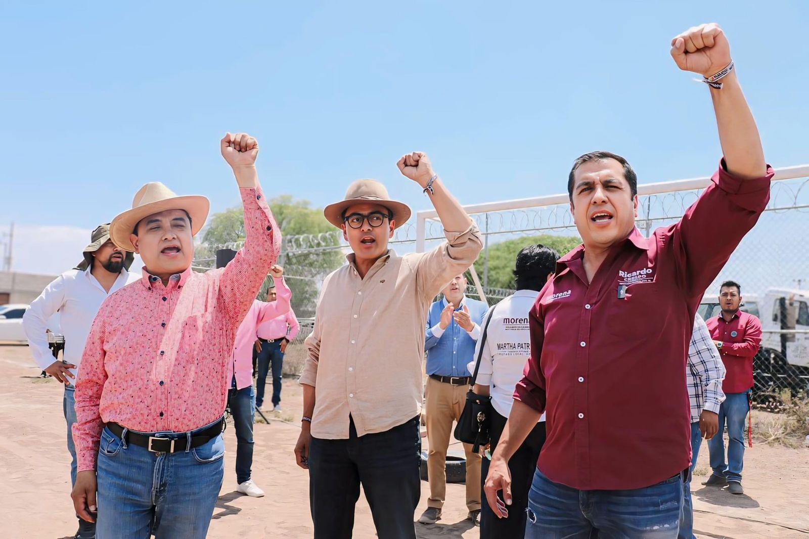 Lalo Medécigo se reúnen con repartidores de gas LP en Hidalgo