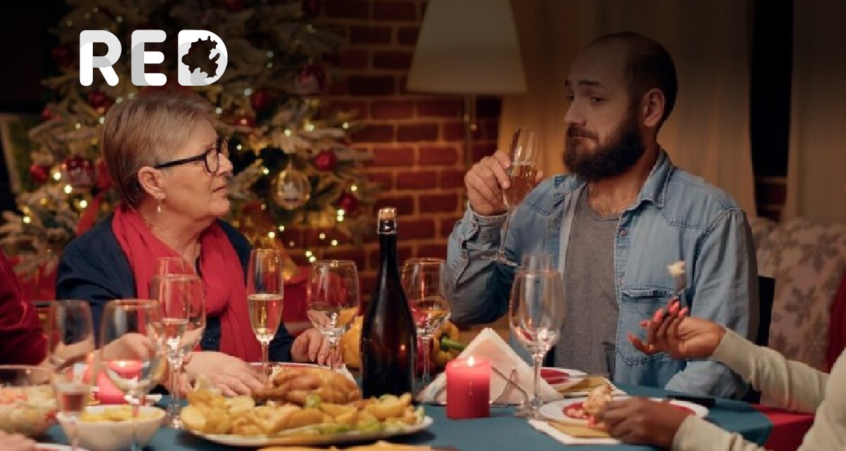 Temas que tienes que evitar para poder disfrutar la Navidad y una cena en armonía